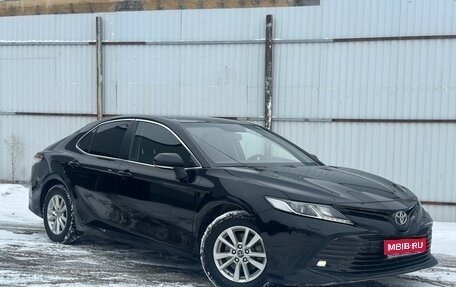 Toyota Camry, 2018 год, 2 390 000 рублей, 1 фотография