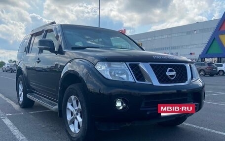 Nissan Pathfinder, 2011 год, 1 800 000 рублей, 2 фотография