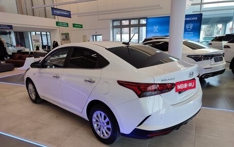 Hyundai Solaris II рестайлинг, 2021 год, 1 806 000 рублей, 10 фотография