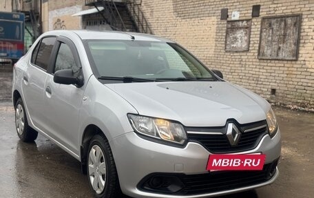 Renault Logan II, 2015 год, 890 000 рублей, 2 фотография