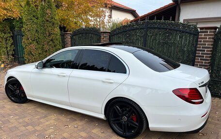 Mercedes-Benz E-Класс, 2018 год, 3 950 000 рублей, 11 фотография