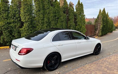 Mercedes-Benz E-Класс, 2018 год, 3 950 000 рублей, 25 фотография