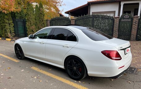 Mercedes-Benz E-Класс, 2018 год, 3 950 000 рублей, 30 фотография