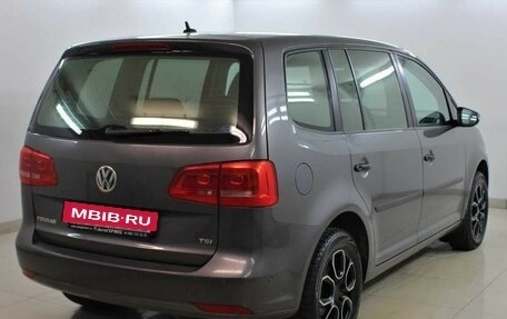 Volkswagen Touran III, 2010 год, 970 000 рублей, 4 фотография