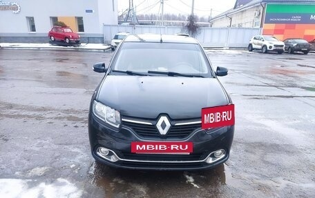 Renault Logan II, 2015 год, 700 000 рублей, 2 фотография