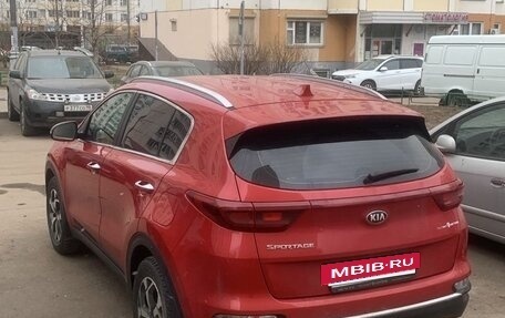 KIA Sportage IV рестайлинг, 2020 год, 2 400 000 рублей, 4 фотография