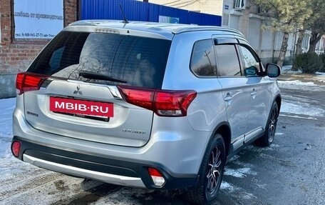 Mitsubishi Outlander III рестайлинг 3, 2015 год, 2 050 000 рублей, 4 фотография