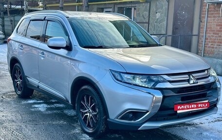 Mitsubishi Outlander III рестайлинг 3, 2015 год, 2 050 000 рублей, 8 фотография