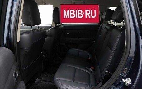 Mitsubishi Outlander III рестайлинг 3, 2019 год, 2 835 000 рублей, 10 фотография