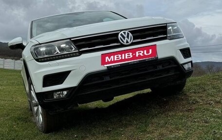 Volkswagen Tiguan II, 2018 год, 2 500 000 рублей, 24 фотография