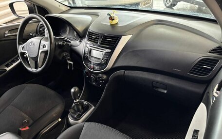 Hyundai Solaris II рестайлинг, 2011 год, 650 000 рублей, 16 фотография