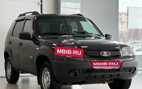 Chevrolet Niva I рестайлинг, 2017 год, 740 000 рублей, 3 фотография