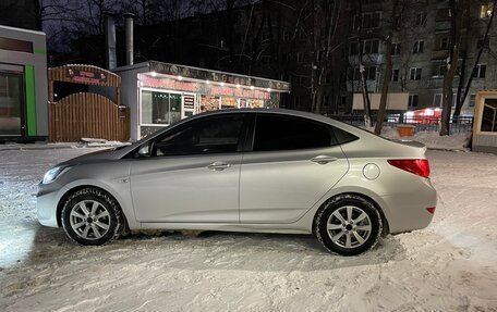 Hyundai Solaris II рестайлинг, 2011 год, 627 000 рублей, 7 фотография