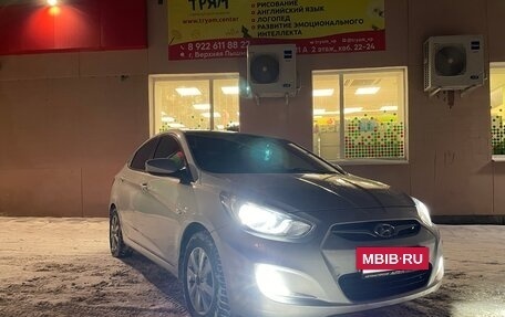 Hyundai Solaris II рестайлинг, 2011 год, 627 000 рублей, 10 фотография