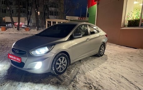 Hyundai Solaris II рестайлинг, 2011 год, 627 000 рублей, 12 фотография