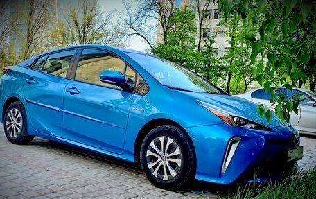 Toyota Prius IV XW50, 2019 год, 2 117 000 рублей, 4 фотография