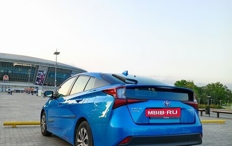 Toyota Prius IV XW50, 2019 год, 2 117 000 рублей, 3 фотография