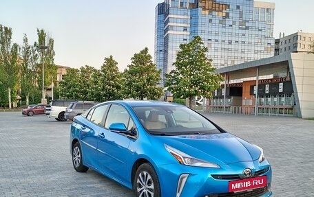 Toyota Prius IV XW50, 2019 год, 2 117 000 рублей, 5 фотография