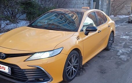 Toyota Camry, 2022 год, 3 200 000 рублей, 4 фотография