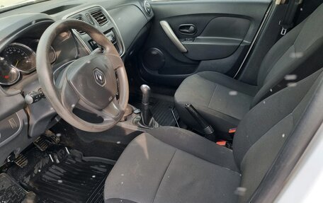 Renault Logan II, 2016 год, 626 000 рублей, 7 фотография