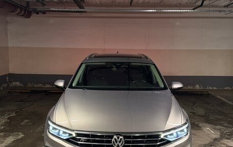 Volkswagen Passat B8 рестайлинг, 2019 год, 3 400 000 рублей, 2 фотография