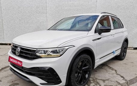 Volkswagen Tiguan II, 2021 год, 3 590 000 рублей, 1 фотография