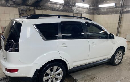 Mitsubishi Outlander III рестайлинг 3, 2011 год, 1 550 000 рублей, 4 фотография