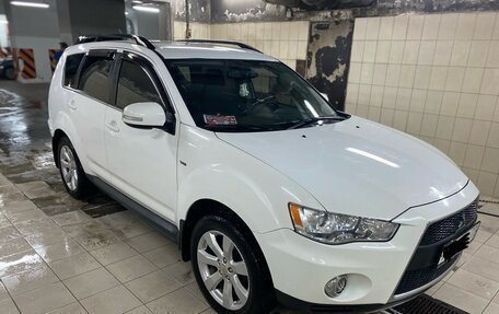 Mitsubishi Outlander III рестайлинг 3, 2011 год, 1 550 000 рублей, 3 фотография