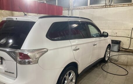 Mitsubishi Outlander III рестайлинг 3, 2012 год, 1 100 000 рублей, 4 фотография