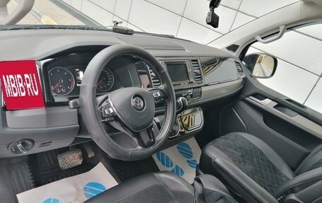 Volkswagen Multivan T6 рестайлинг, 2019 год, 6 850 000 рублей, 18 фотография