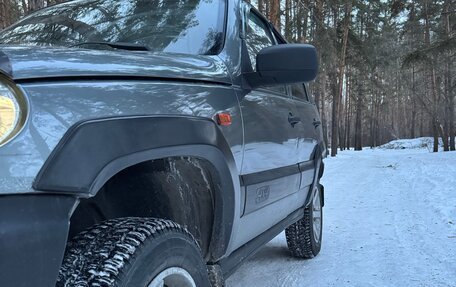 Chevrolet Niva I рестайлинг, 2006 год, 410 000 рублей, 21 фотография