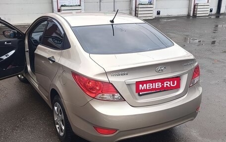 Hyundai Solaris II рестайлинг, 2012 год, 900 000 рублей, 5 фотография