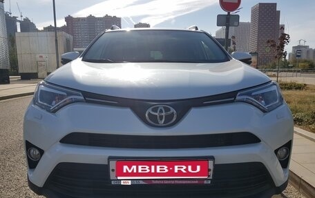 Toyota RAV4, 2019 год, 2 800 000 рублей, 1 фотография