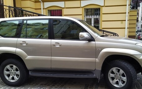 Toyota Land Cruiser Prado 120 рестайлинг, 2004 год, 1 950 000 рублей, 3 фотография