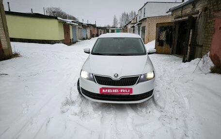 Skoda Rapid I, 2015 год, 930 000 рублей, 2 фотография