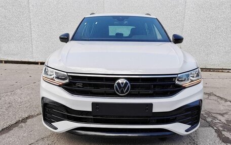 Volkswagen Tiguan II, 2021 год, 3 590 000 рублей, 2 фотография