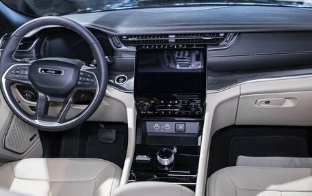 Jeep Grand Cherokee, 2023 год, 18 400 000 рублей, 12 фотография