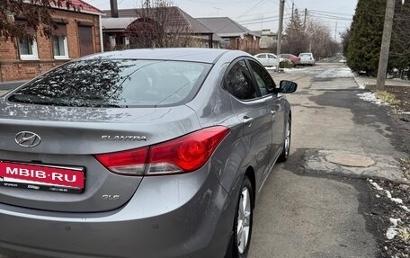 Hyundai Elantra V, 2012 год, 975 000 рублей, 3 фотография