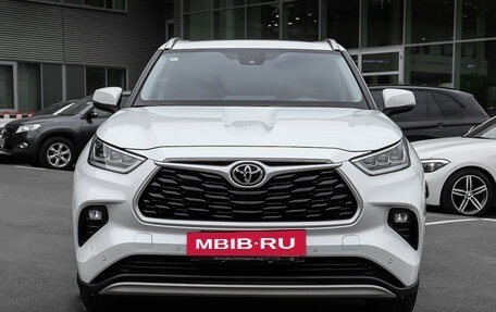 Toyota Highlander, 2024 год, 7 390 000 рублей, 2 фотография