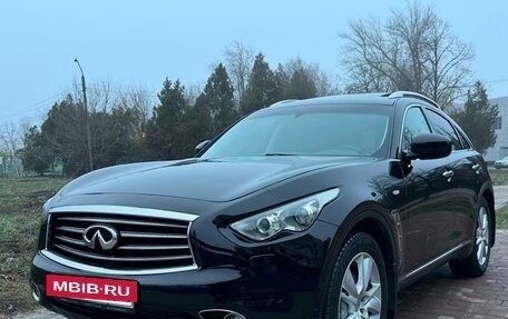 Infiniti QX70, 2015 год, 2 400 000 рублей, 2 фотография