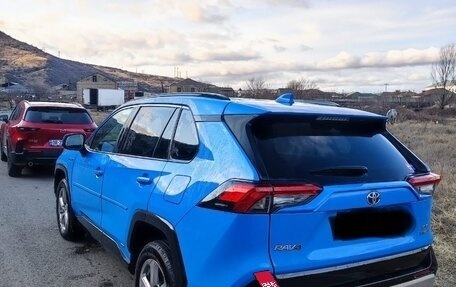 Toyota RAV4, 2020 год, 4 250 000 рублей, 3 фотография