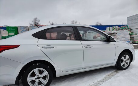 Hyundai Solaris II рестайлинг, 2018 год, 1 050 000 рублей, 3 фотография