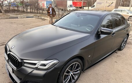 BMW 5 серия, 2021 год, 3 300 000 рублей, 2 фотография