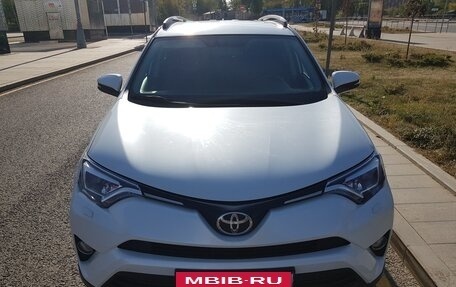 Toyota RAV4, 2019 год, 2 800 000 рублей, 6 фотография