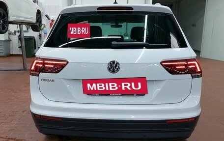 Volkswagen Tiguan II, 2018 год, 2 127 000 рублей, 3 фотография