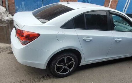 Chevrolet Cruze II, 2011 год, 950 000 рублей, 4 фотография