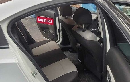 Chevrolet Cruze II, 2011 год, 950 000 рублей, 2 фотография