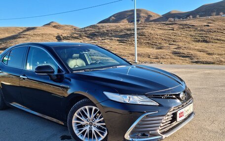 Toyota Camry, 2018 год, 3 100 000 рублей, 2 фотография