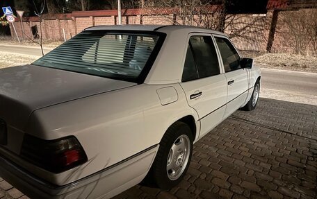 Mercedes-Benz E-Класс, 1994 год, 1 745 000 рублей, 2 фотография