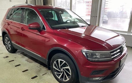 Volkswagen Tiguan II, 2018 год, 2 300 000 рублей, 4 фотография